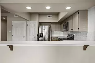 154 April Point Dr S, Conroe, TX 77356 - Photo 11