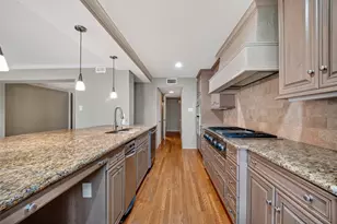 473 N Post Oak Ln, Houston, TX 77024 - Photo 17