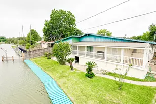 27 Marlin Ln, Baytown, TX 77520 - Photo 3