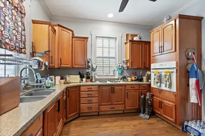 2301 31st Street, Galveston, TX 77550 - Photo 11