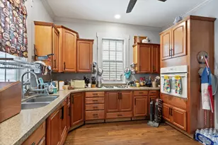 2301 31st St, Galveston, TX 77550 - Photo 11