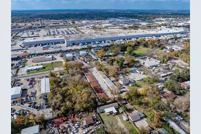 325 W Carby Road, Houston, TX 77037 - Photo 15