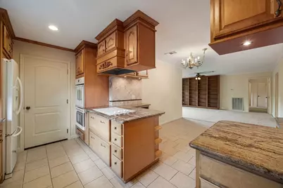 9646 Fairdale Lane, Houston, TX 77063 - Photo 13