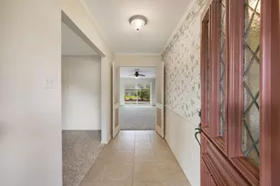 9646 Fairdale Ln, Houston, TX 77063 - Photo 3