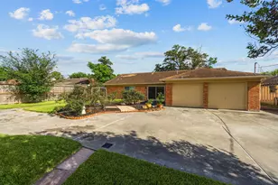 9646 Fairdale Ln, Houston, TX 77063 - Photo 27