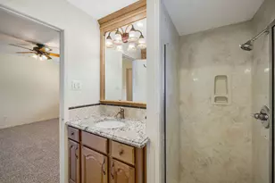 9646 Fairdale Ln, Houston, TX 77063 - Photo 19