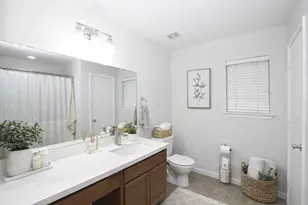 910 Staffordale Manor Ln, Houston, TX 77047 - Photo 5