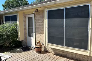 3918 Laura Leigh Dr, Friendswood, TX 77546 - Photo 9