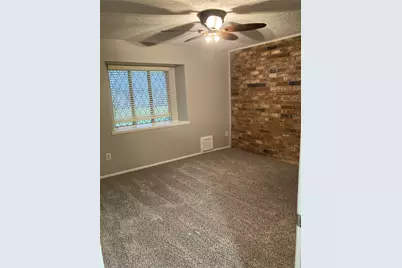 3918 Laura Leigh Drive, Friendswood, TX 77546 - Photo 3