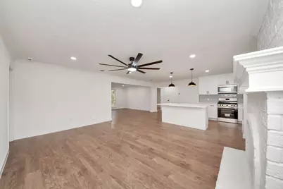 10322 Sagerock Drive, Houston, TX 77089 - Photo 15