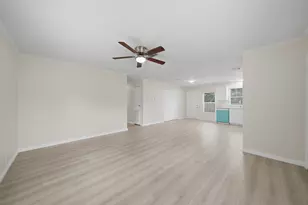 11730 Greenglen Dr, Houston, TX 77044 - Photo 9