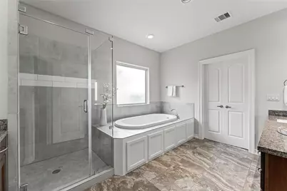 11129 Olympia Drive, Houston, TX 77042 - Photo 17