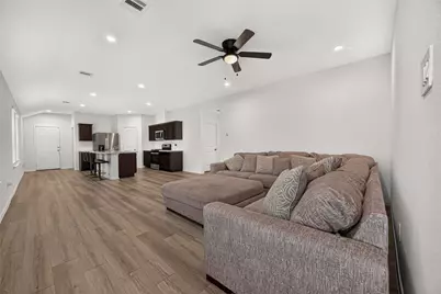 2074 Legacy Hills Drive, Houston, TX 77067 - Photo 9