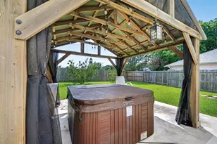 1806 Oak Ridge Dr, Kemah, TX 77565 - Photo 33