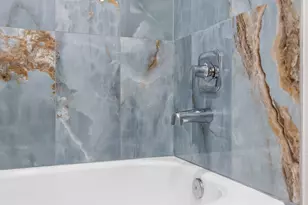 7322 Phillips St, Houston, TX 77088 - Photo 19