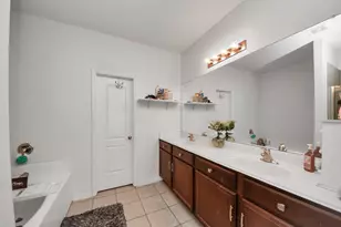 415 Hawks View Dr, La Marque, TX 77568 - Photo 19