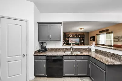 415 Hawks View Drive, La Marque, TX 77568 - Photo 13