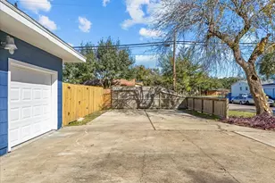 802 18th Ave N, Texas City, TX 77590 - Photo 23