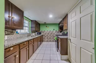 9710 Debbie Ln, Houston, TX 77038 - Photo 9