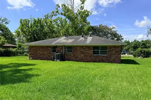 225 Burkett St, Richwood, TX 77531 - Photo 17