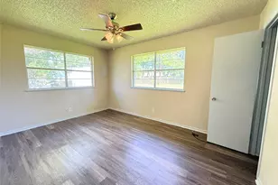 225 Burkett St, Richwood, TX 77531 - Photo 13