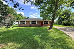 225 Burkett St, Richwood, TX 77531 - Photo 3