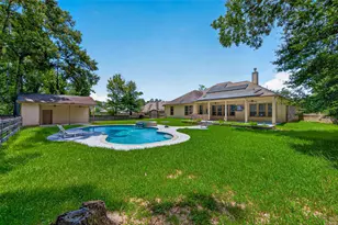 28510 Redwood Cliff Ln, Houston, TX 77336 - Photo 23