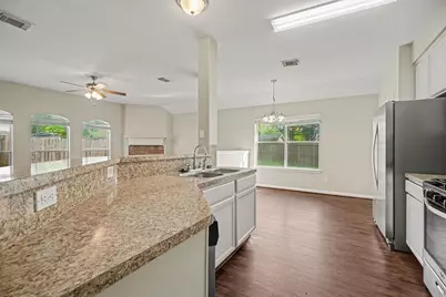 5139 Chase Park Circle, Bacliff, TX 77518 - Photo 9