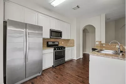 5139 Chase Park Circle, Bacliff, TX 77518 - Photo 11