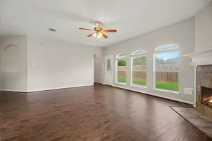 5139 Chase Park Cir, Bacliff, TX 77518 - Photo 5