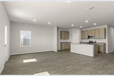 303 Fawn Hill Lane, Sealy, TX 77474 - Photo 5