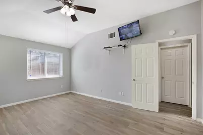 9114 Southbluff Boulevard, Houston, TX 77089 - Photo 19