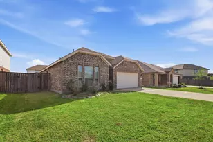 9814 Kingston Liberty Ln, Baytown, TX 77521 - Photo 3
