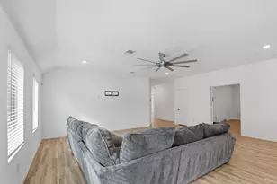 9814 Kingston Liberty Ln, Baytown, TX 77521 - Photo 9