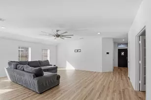 9814 Kingston Liberty Ln, Baytown, TX 77521 - Photo 9
