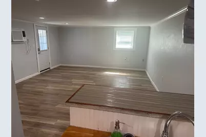 2009 30th Street #LOWER, Galveston, TX 77550 - Photo 5