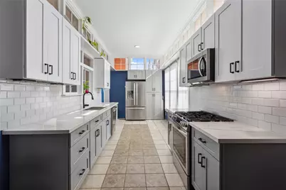 2122 Avenue K, Galveston, TX 77550 - Photo 9
