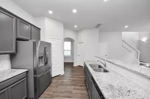 4423 Santorini Ln, Houston, TX 77045 - Photo 9