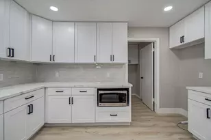 4735 Theall Rd, Houston, TX 77066 - Photo 11