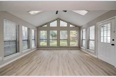 4735 Theall Road, Houston, TX 77066 - Photo 17