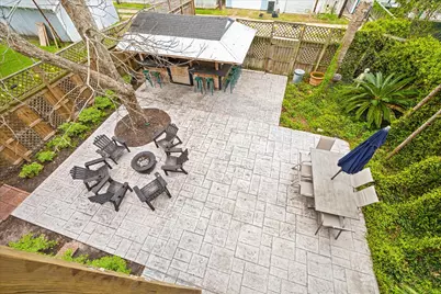 1607 Avenue L, Galveston, TX 77550 - Photo 33