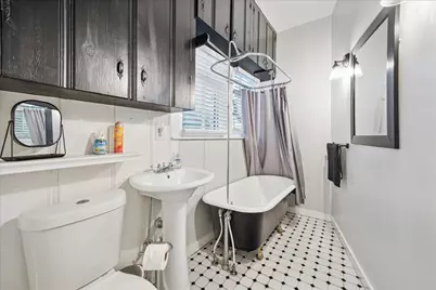 1607 Avenue L, Galveston, TX 77550 - Photo 9