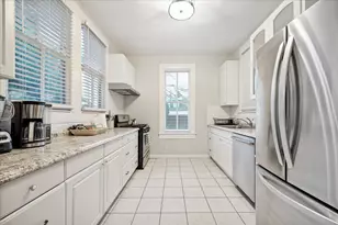 1607 Avenue L, Galveston, TX 77550 - Photo 11