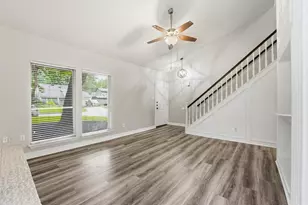 3206 River Valley Dr, Houston, TX 77339 - Photo 9