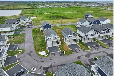 1049 Sunset Circle W, Crystal Beach, TX 77650 - Photo 43