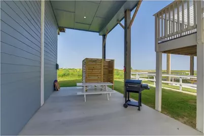 1049 Sunset Circle W, Crystal Beach, TX 77650 - Photo 23