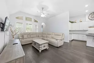 2805 Parkside Village Ln, Pearland, TX 77581 - Photo 13