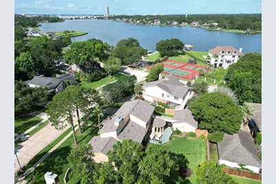 307 Crestwood Drive, El Lago, TX 77586 - Photo 3