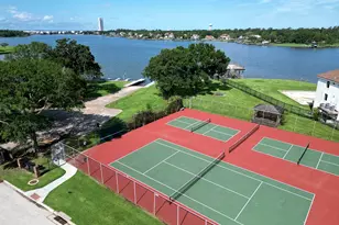307 Crestwood Dr, El Lago, TX 77586 - Photo 5