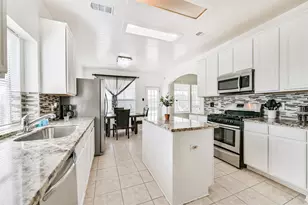 4113 Oak Point Dr, Pearland, TX 77581 - Photo 9